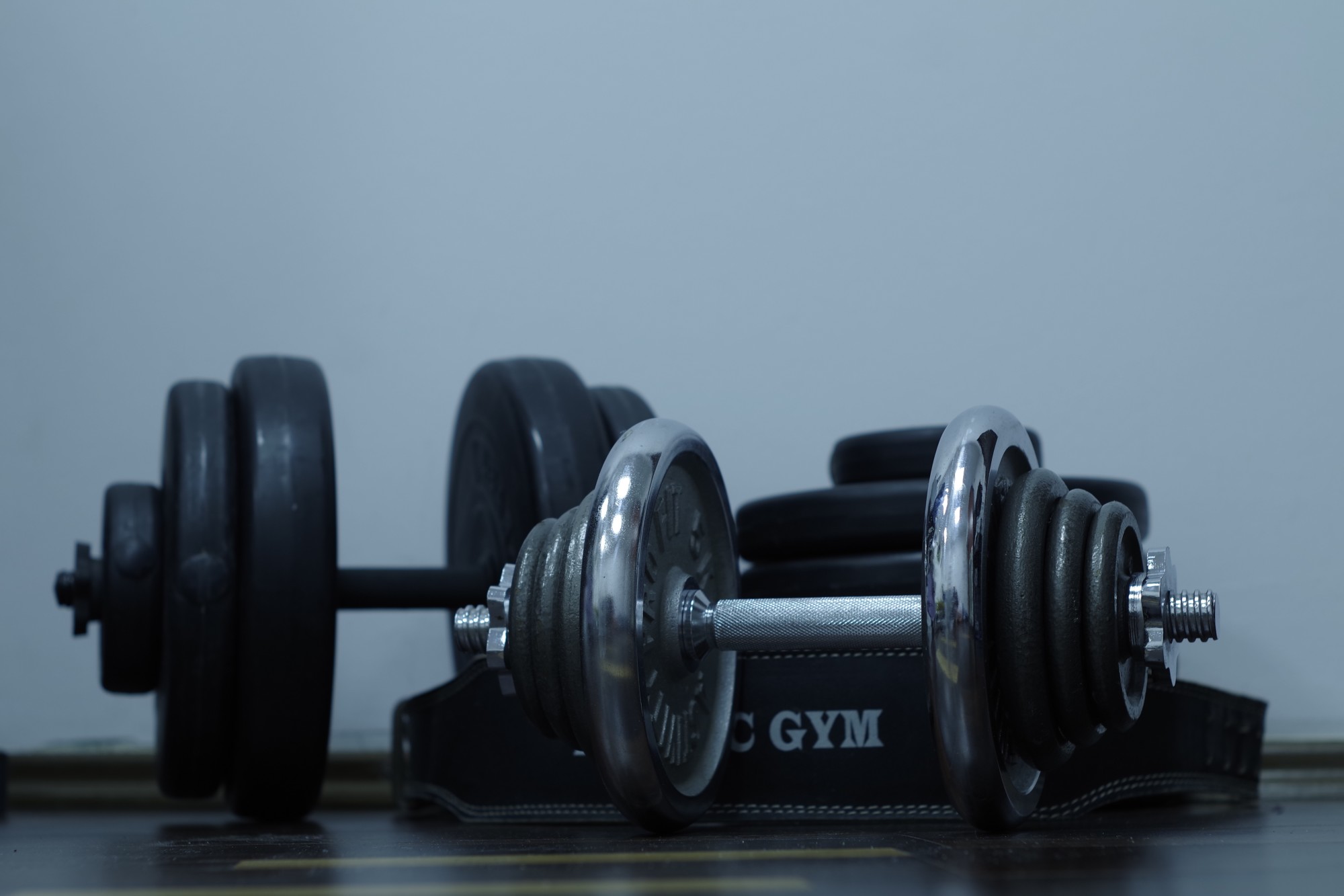 10 Simple Dumbbell Exercises for a Full-Body Workout - Fitness CF Gyms